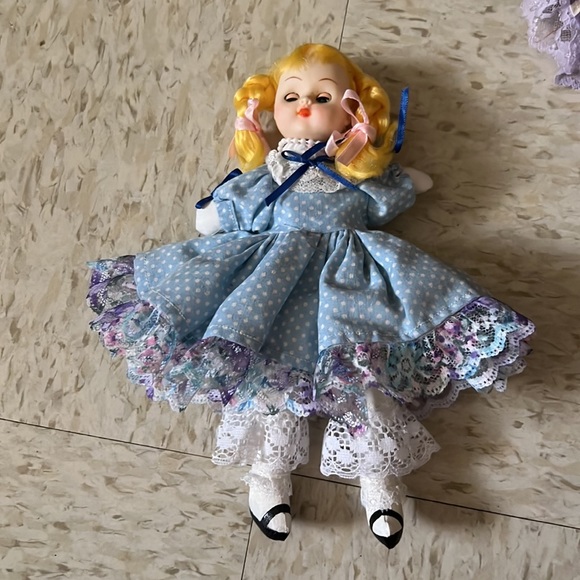 Two Simple Country Pleasures Dolls - Picture 4 of 10